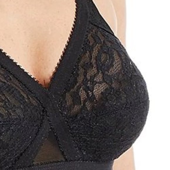💥5 for 35$💥 Black Lace Wireless Full-Fit Crossover Bra - NWOT - Picture 2 of 2
